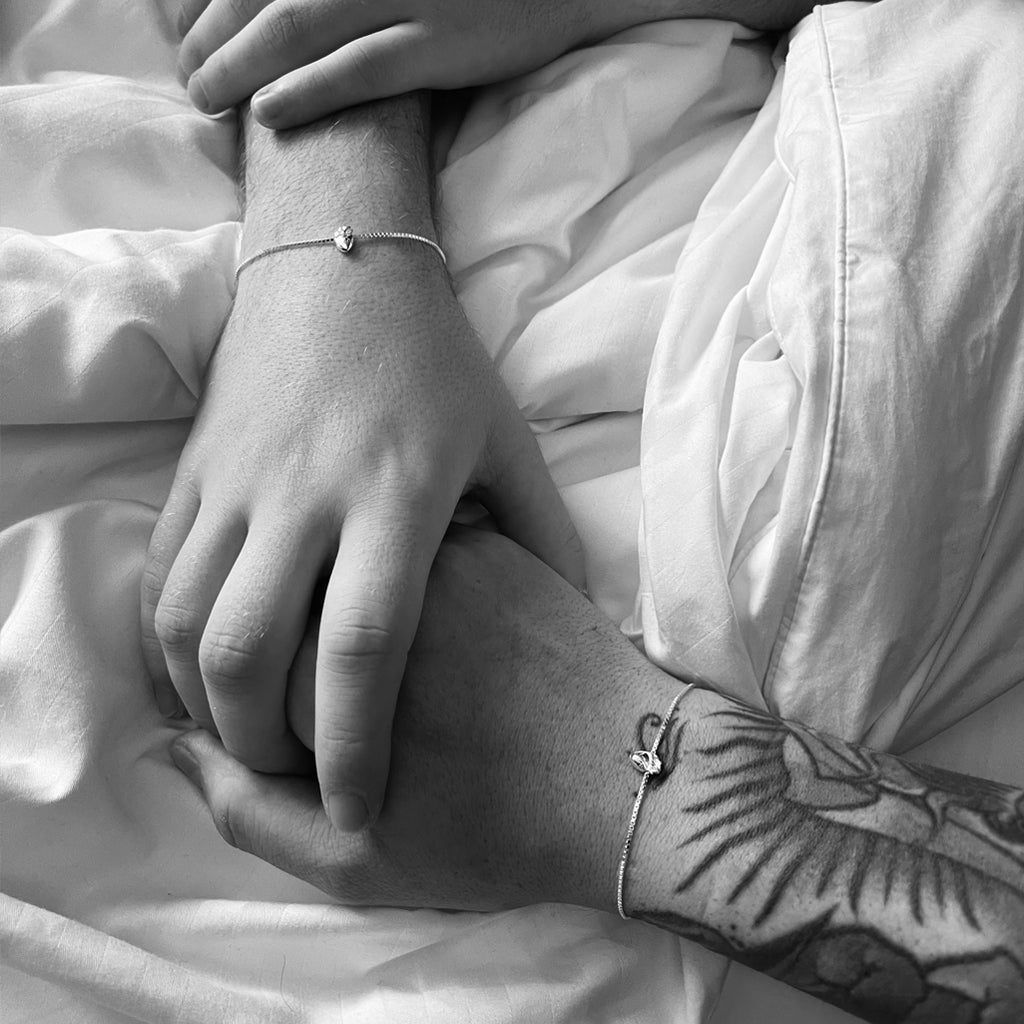 I Carry Your Heart Bracelet Solid Gold