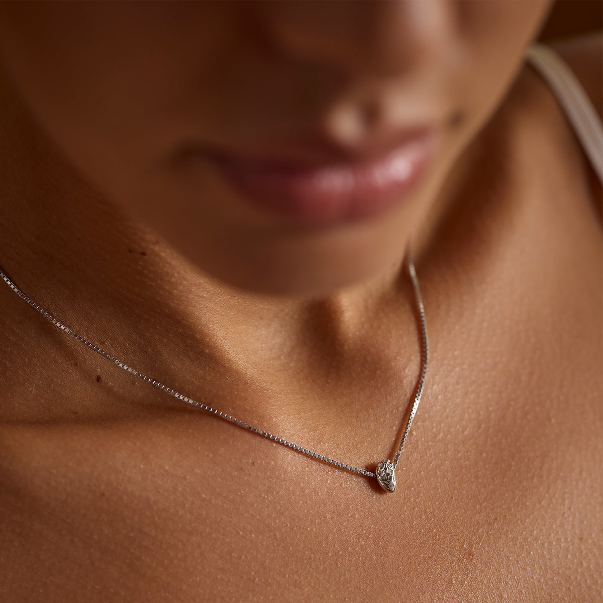 I Carry Your Heart Necklace Silver