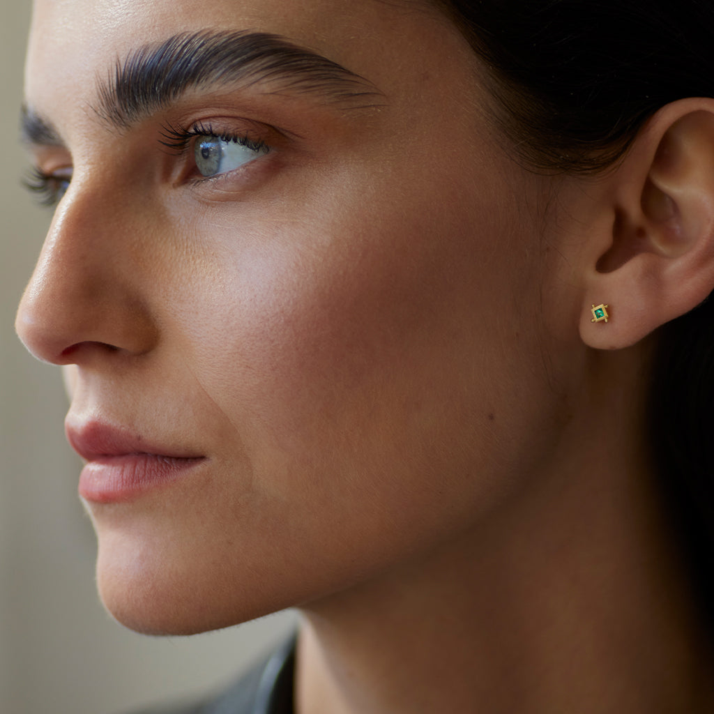 Four Corners Stud Solid Gold & Emerald