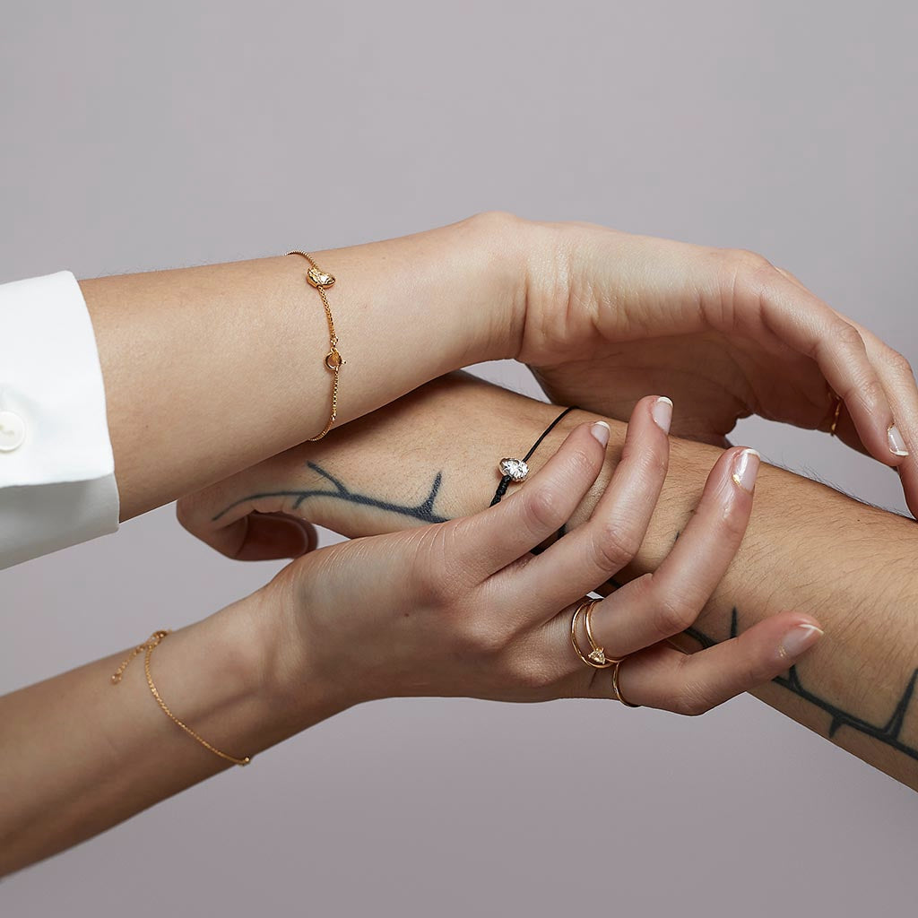 I Carry Your Heart Bracelet Solid Gold